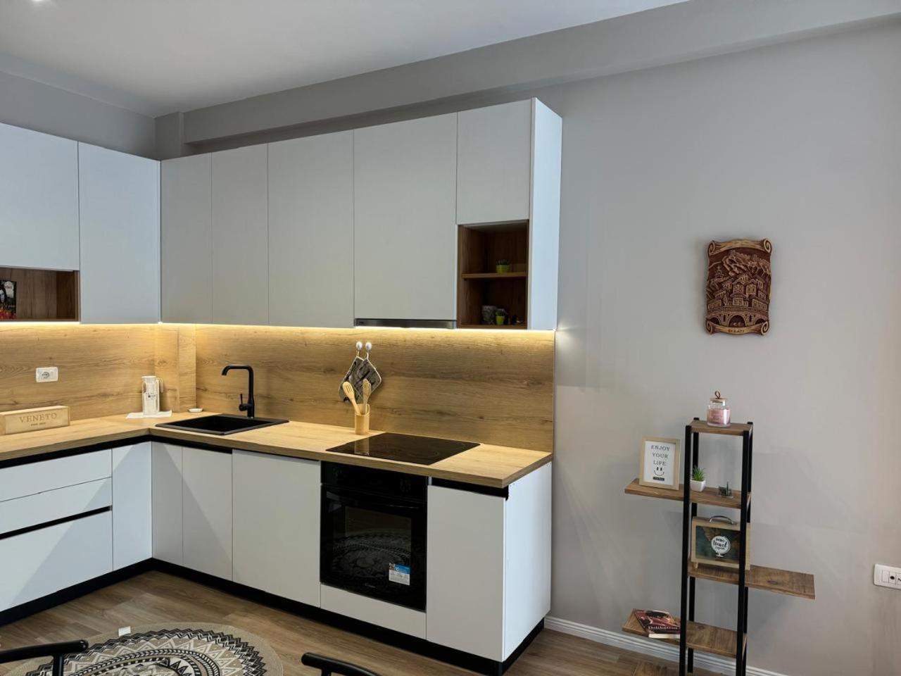 Olivia House Apartment Yzberish